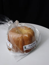 Sample Box - (Minimum of four cake purchase required)